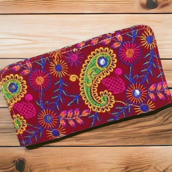 Embroidered zip clutch   - Picture 1 of 7